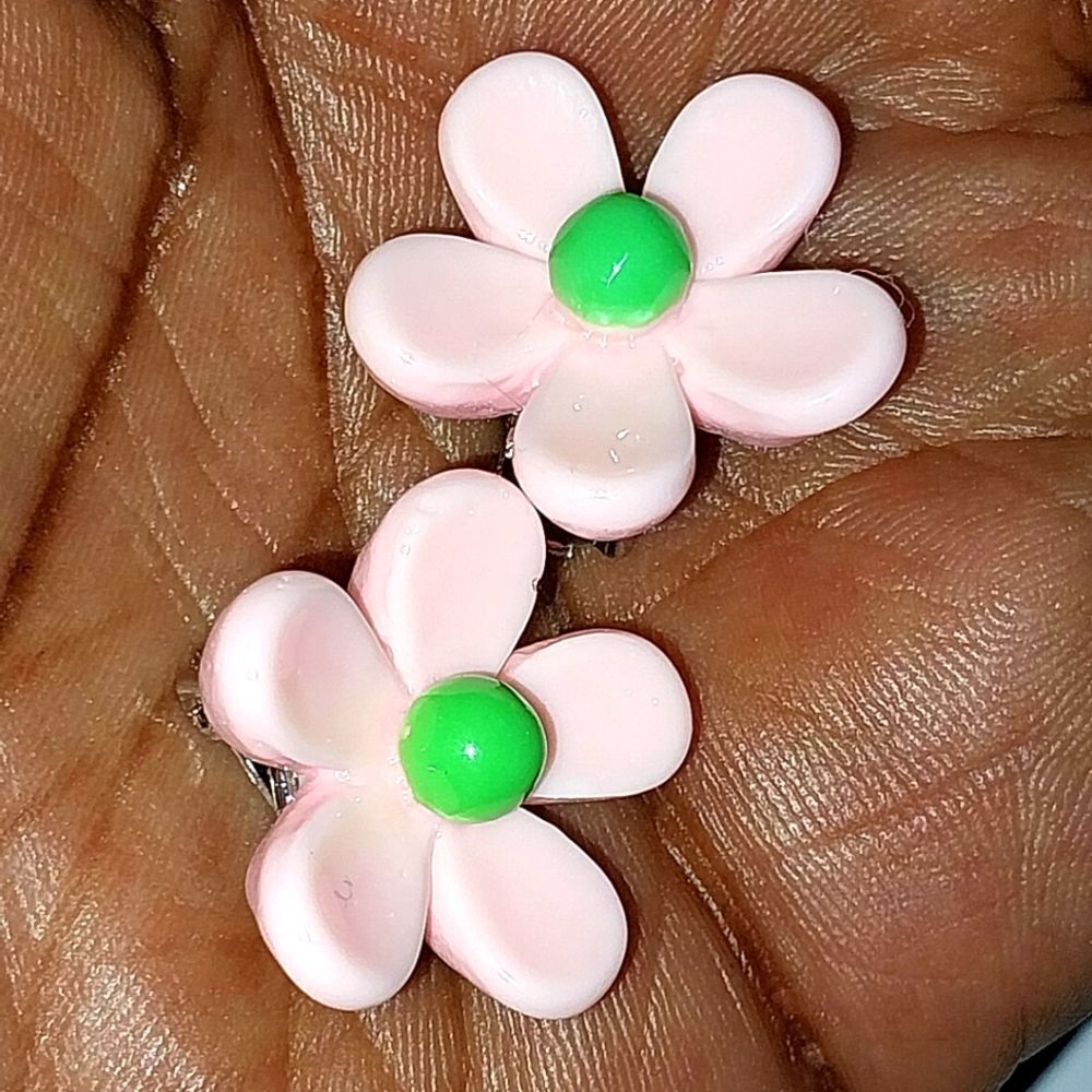 Beautiful girls Pink floral clip-on earrings for kids - Picture 4 of 4
